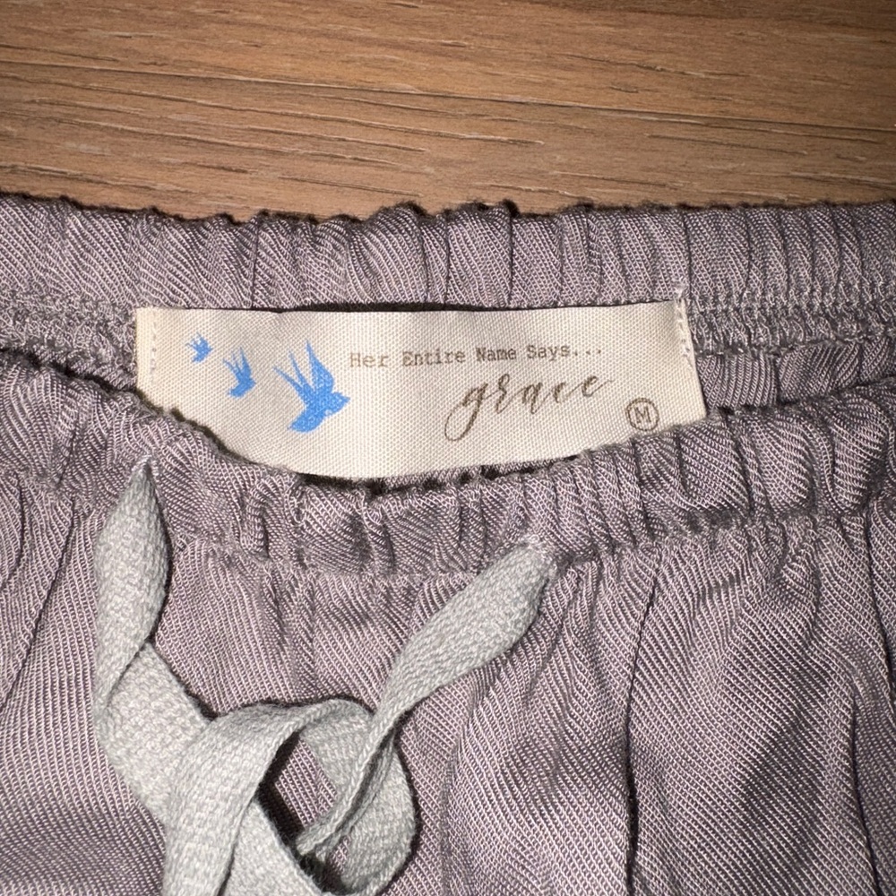 Lizard Thicket Gray Flowy Drawstring Shorts - Picture 2 of 5